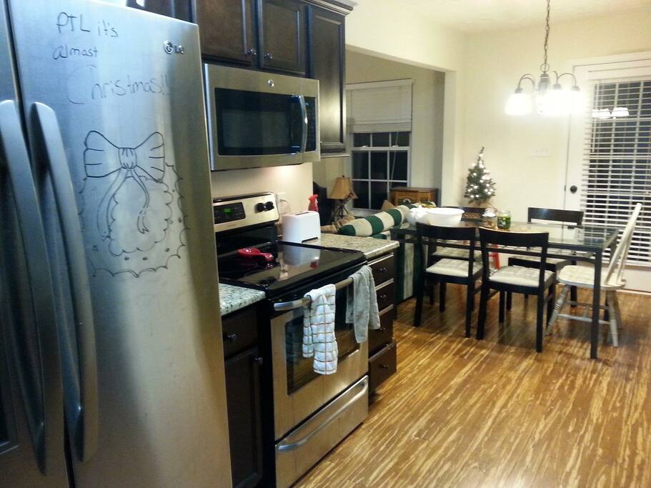 Kitchen & Dining area which will be open and available to use