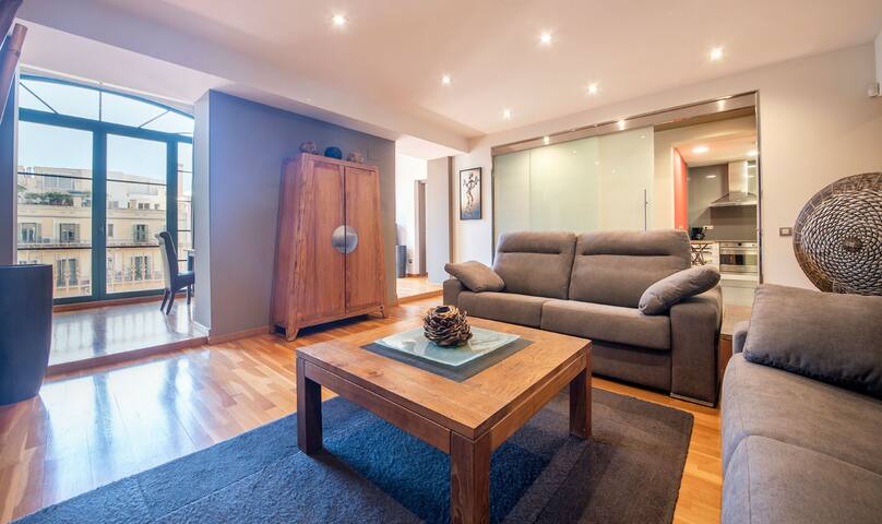 Paseo de Gracia Suite 2, luxurious & cozy, smartTV gallery image 2