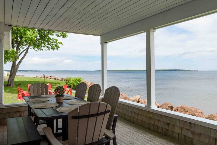 Luxury Shediac Cape Waterfront Cottage gallery image 2