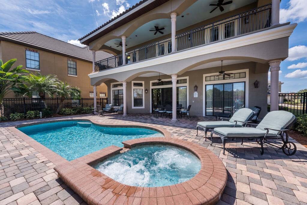 Private Pool and Spa