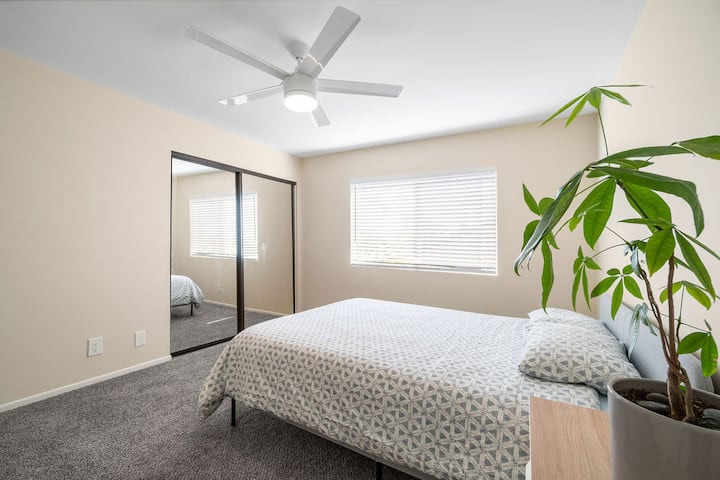 2nd bedroom