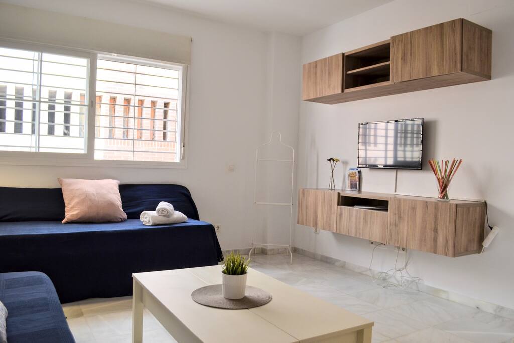 sala de estar con TV