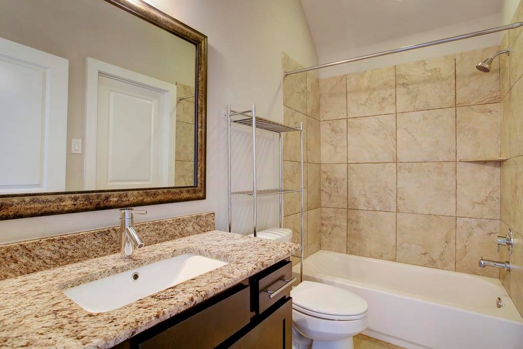 Fourth Floor Bath