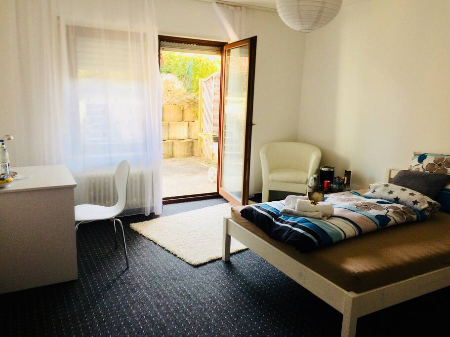 ...mit Zugang zum Garten