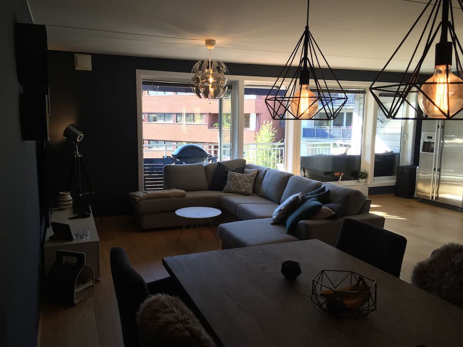 Living room and dining area - view of balcony