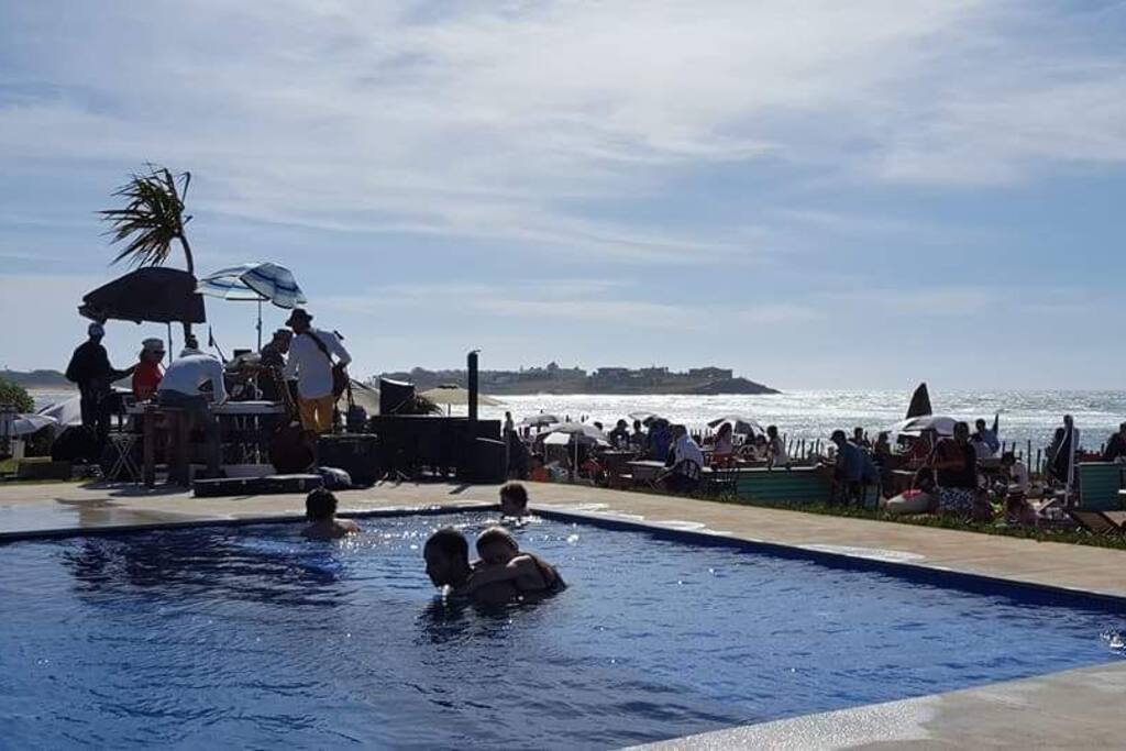 Piscine Restaurant Bord de Mar