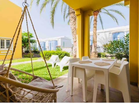 Lovely and charming 1-bedroom unit with pool