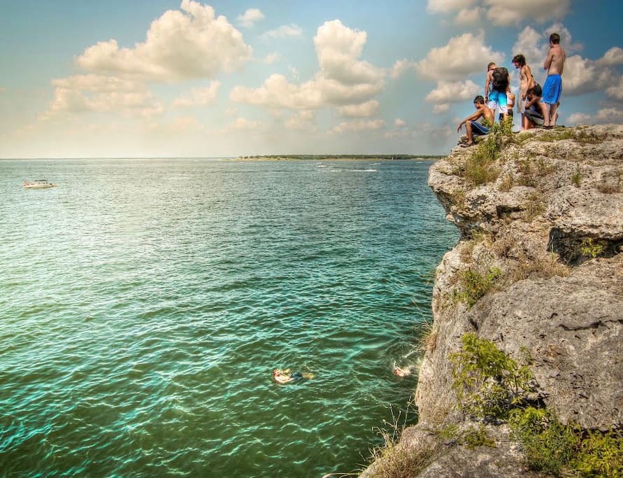 Lake Whitney Lakehouse with boathouse! Houses for Rent in Clifton