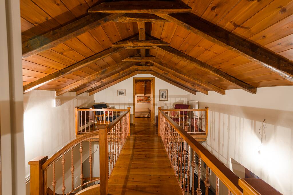 Connection between bedrooms