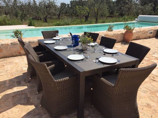 Trullo Colomba with beautiful infinity pool gallery image 5