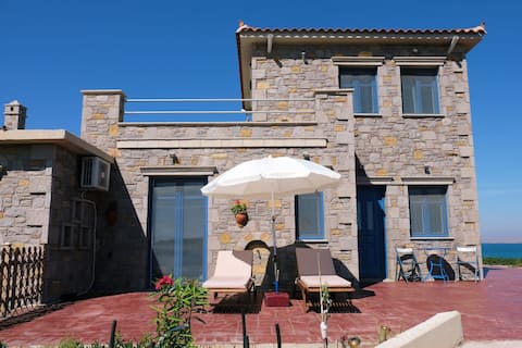 Fanaraki Villas: Luxurious seaside house