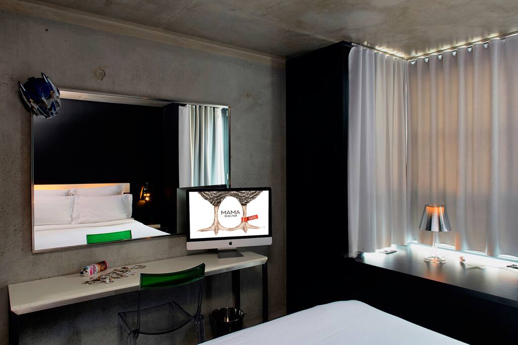 Mama Shelter Paris, M Room, i-Mac, free vod & free wifi