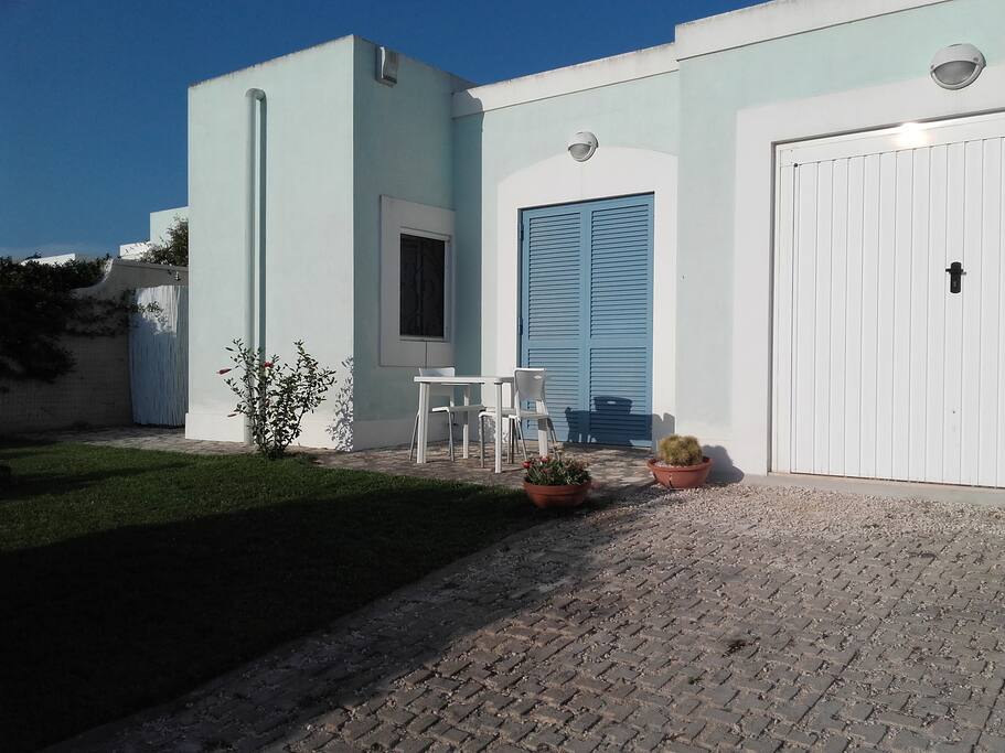 Ingresso con parcheggio