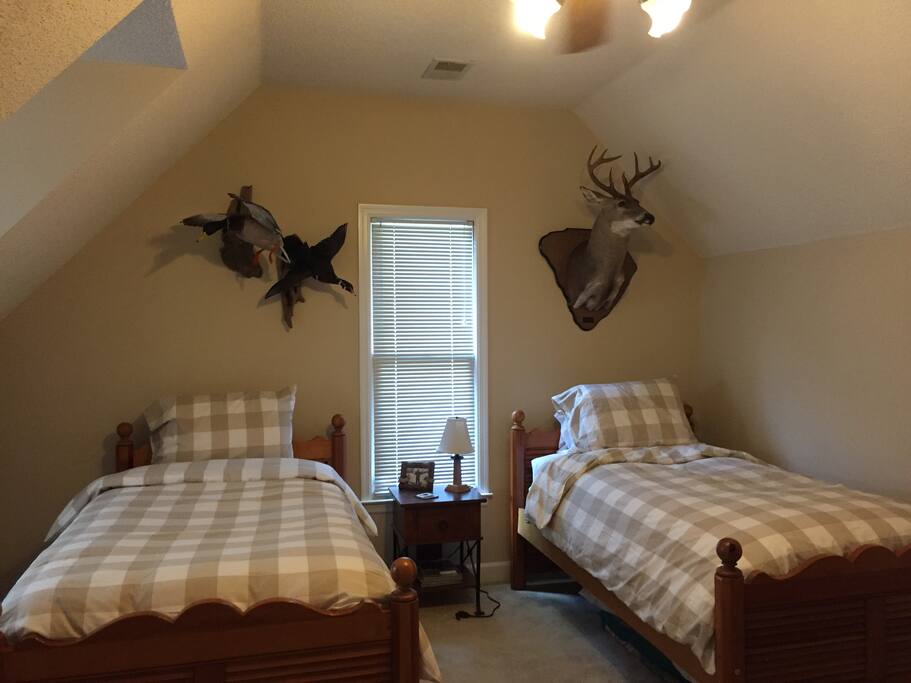 Bedroom #2 - Two twin beds and full sofa