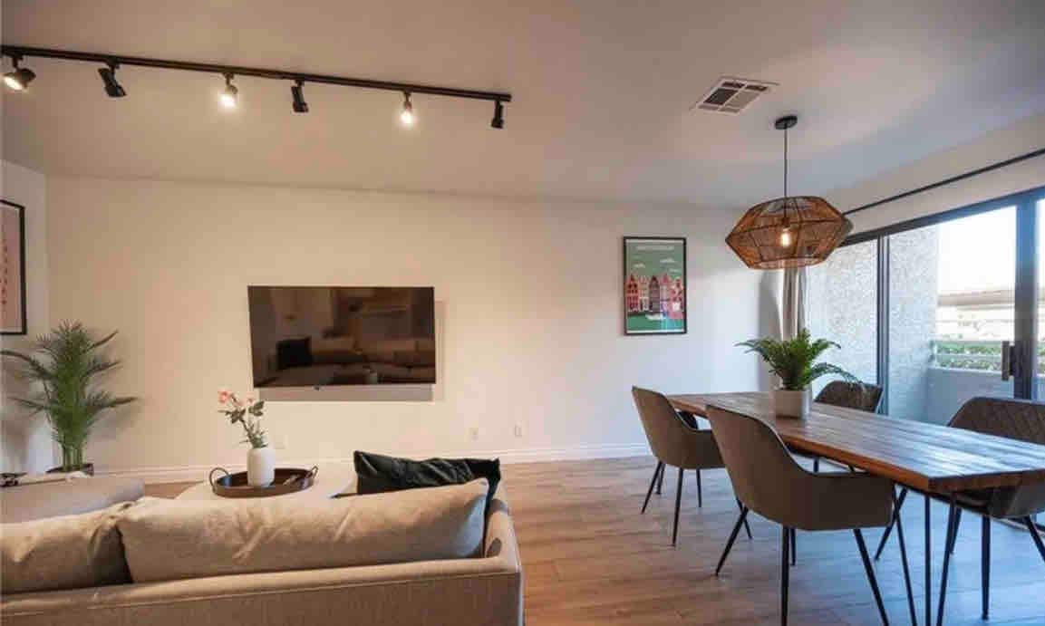 Modern LV Oasis