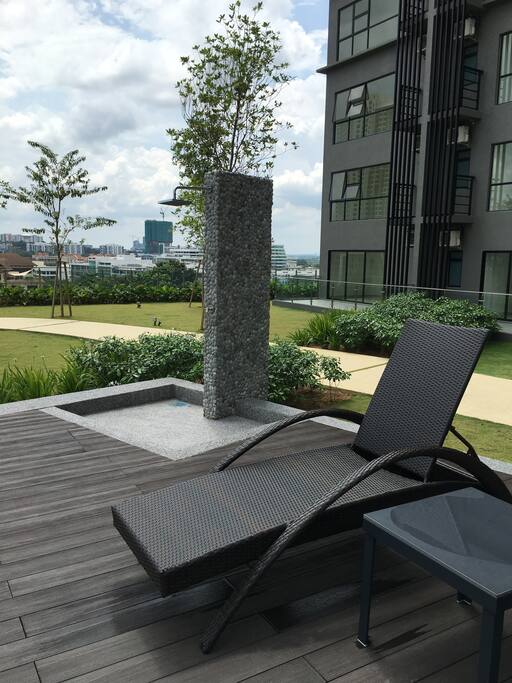 Fancy a sunbath ?