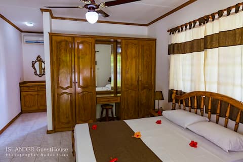 Villa Medea - Islander Hotel (Half Board)