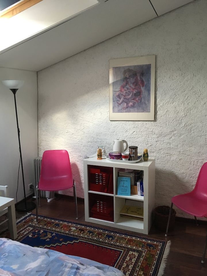 Chambre principale avec salle de bain privative et Lit 140 cm