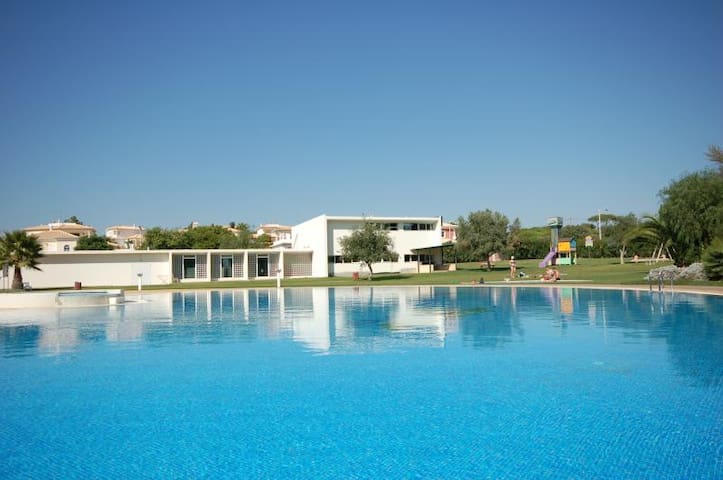 Al-Sakia Village, Pool, Beach & Golf