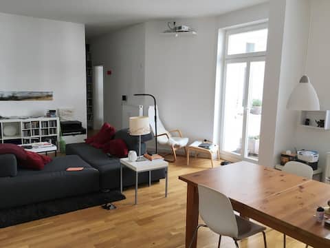 Top Airbnb: Sunny modern flat in the heart of Kreuzberg in Berlin