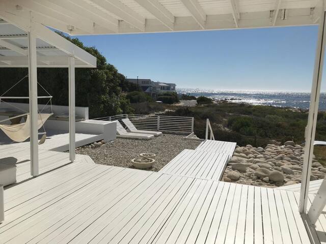 Ocean Sanctuary, uninterupted extensive Sea Views gallery image 2