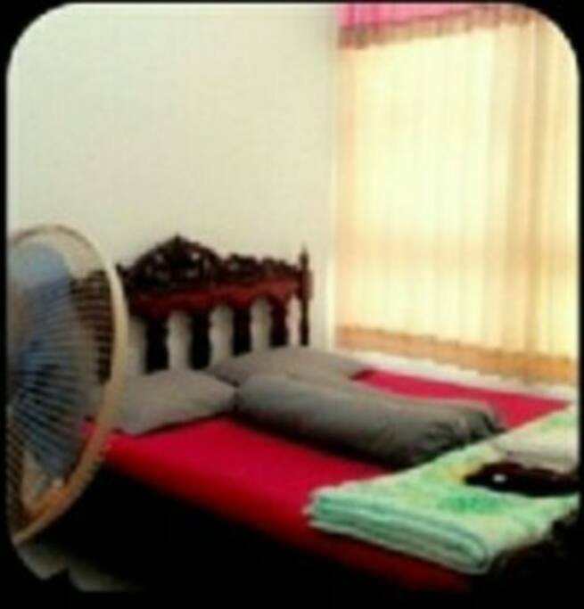 Room 2 with fan