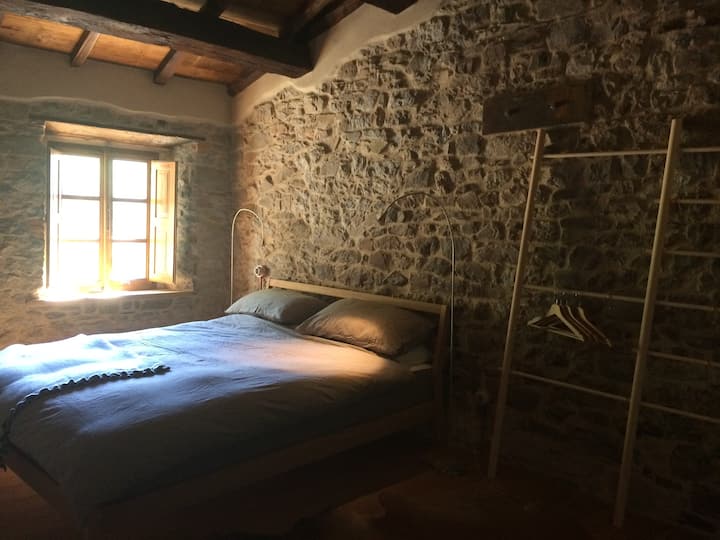room 5-double bedroom next to room 6 (separate doors but good for families)
