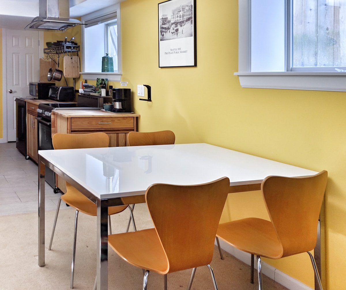 Modern Studio