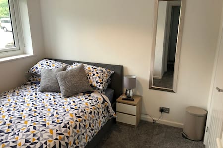 Modern House Easy Access to Manchester City Centre