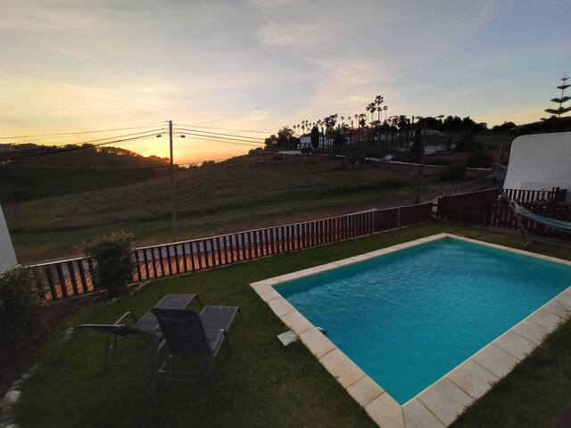 Ericeira Villa · 4 Bedrooms, Private Pool & BBQ gallery image 4