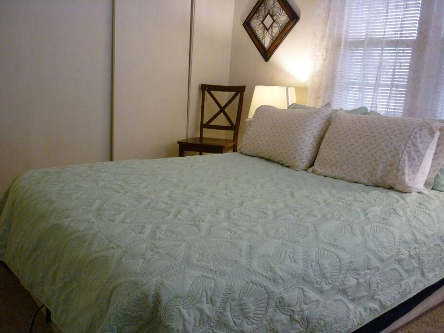 It has a queen-sized air bed.