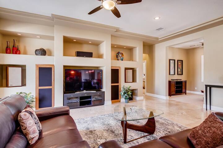 EXECUTIVE MANSION IN PRIME LAS VEGAS LOCATION gallery image 5