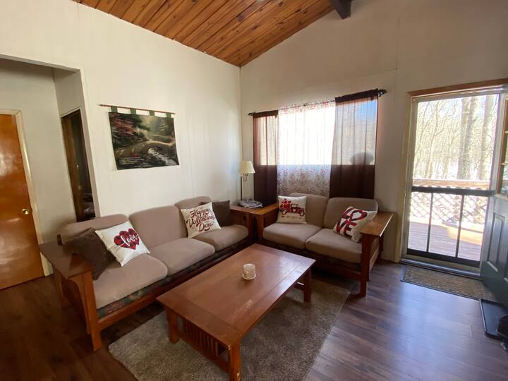 12 Best PetFriendly Cabins Near Bushkill Falls, Pennsylvania Updated