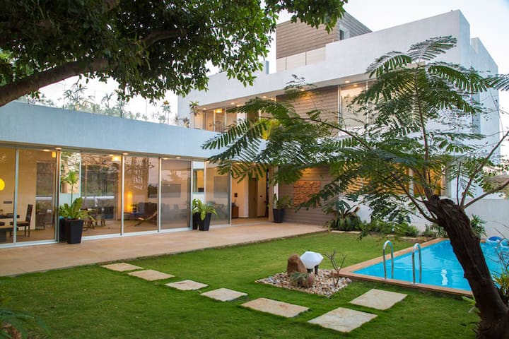 ⭐EL HOUSE - Contemporary Villa with Pvt Pool⭐