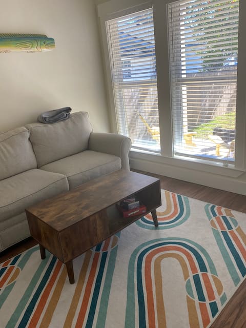 Popular Airbnb listing: Downtown Pensacola Cozy Cottage in Pensacola