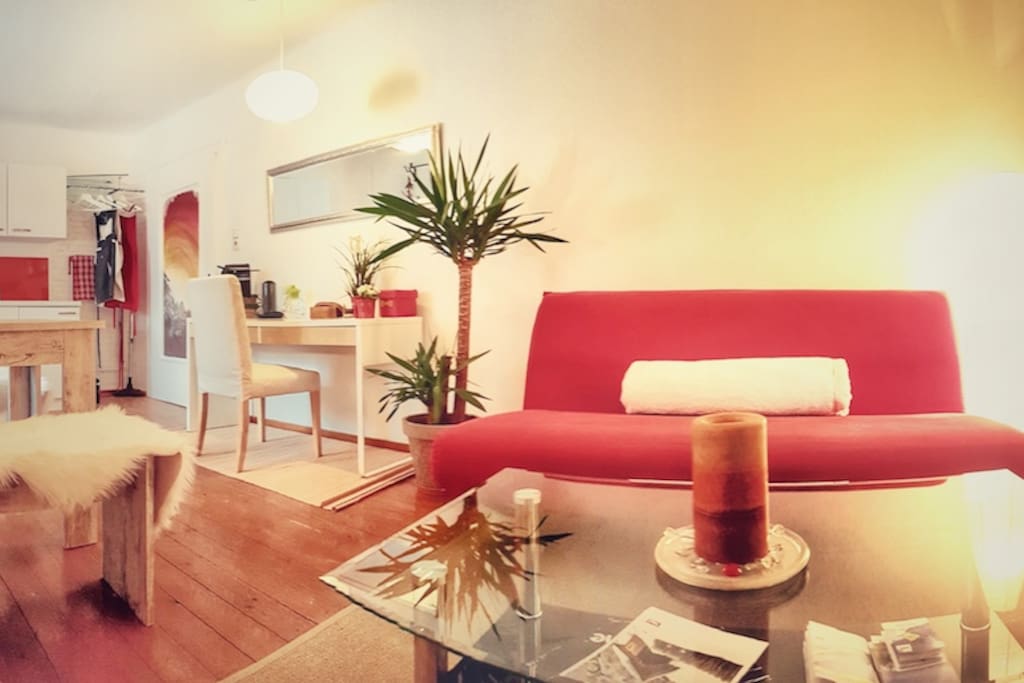 Dein Wohnzimmer. // Your living room.