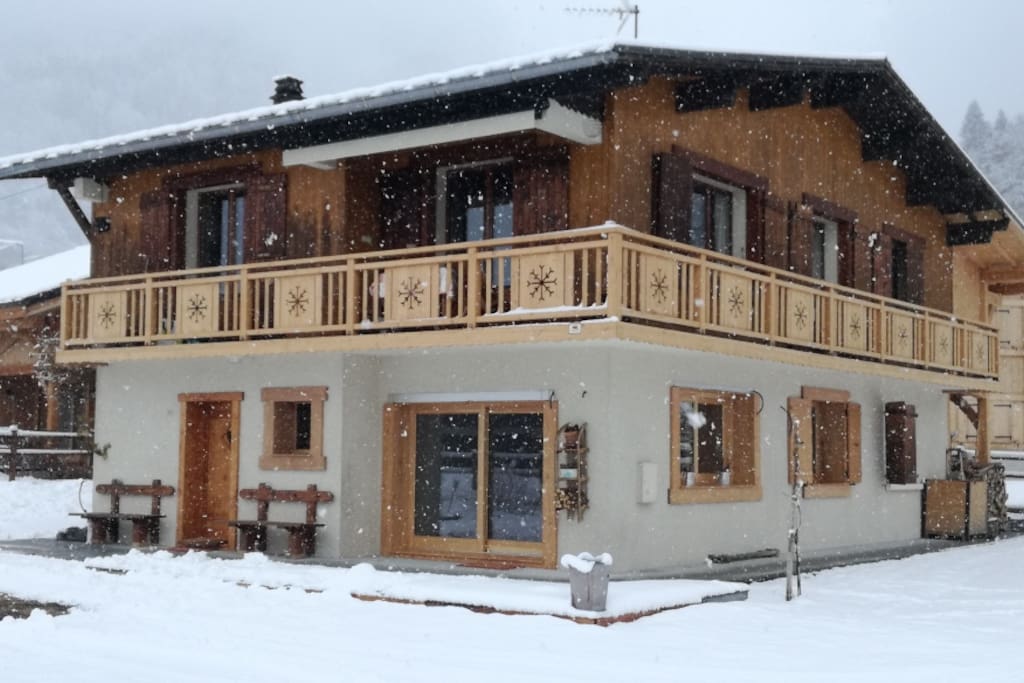 Chalet de montagne familial, appartement au RDC.