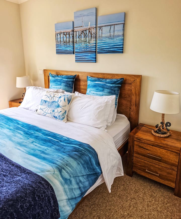 Брачен кревет (широк 180-220 см)