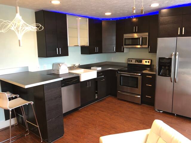 Midcentury Modern Retreat 5.0