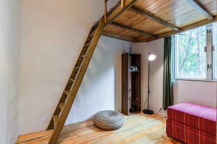 曾厝垵凤凰木café.出门即看海/漫步最美环岛路、沙滩/靠近厦门大学/海边花园别墅/阁楼单人房