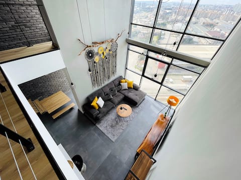 Next to the metro stat. 13th floor Luxury Loft apt