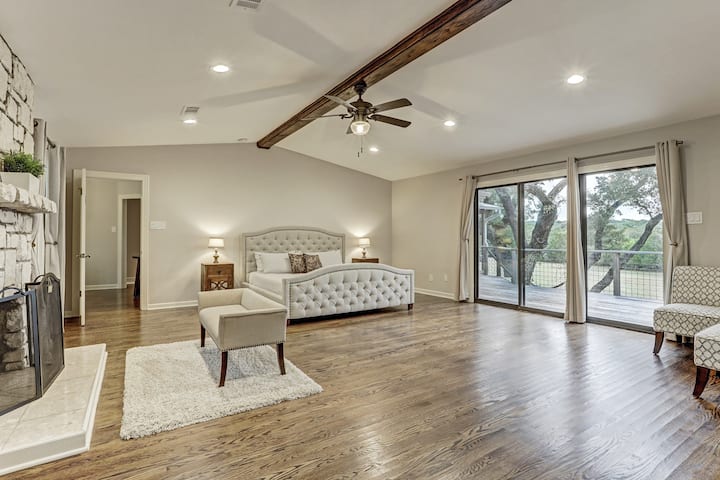 Spacious master bedroom 