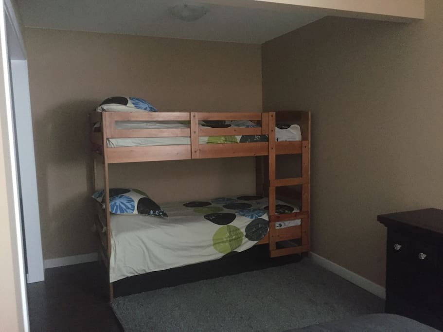 Twin bunk beds