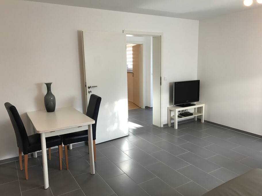 Essbereich mit TV