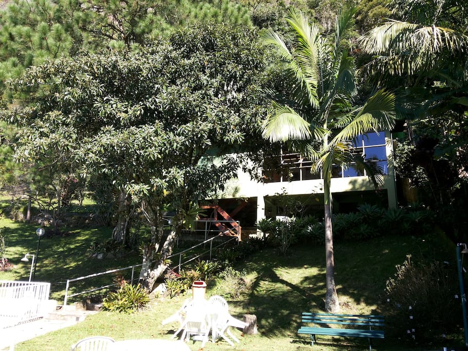 Sauna vista da piscina.