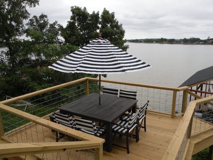 Private, lake-front, guest suite, on Lake Granbury