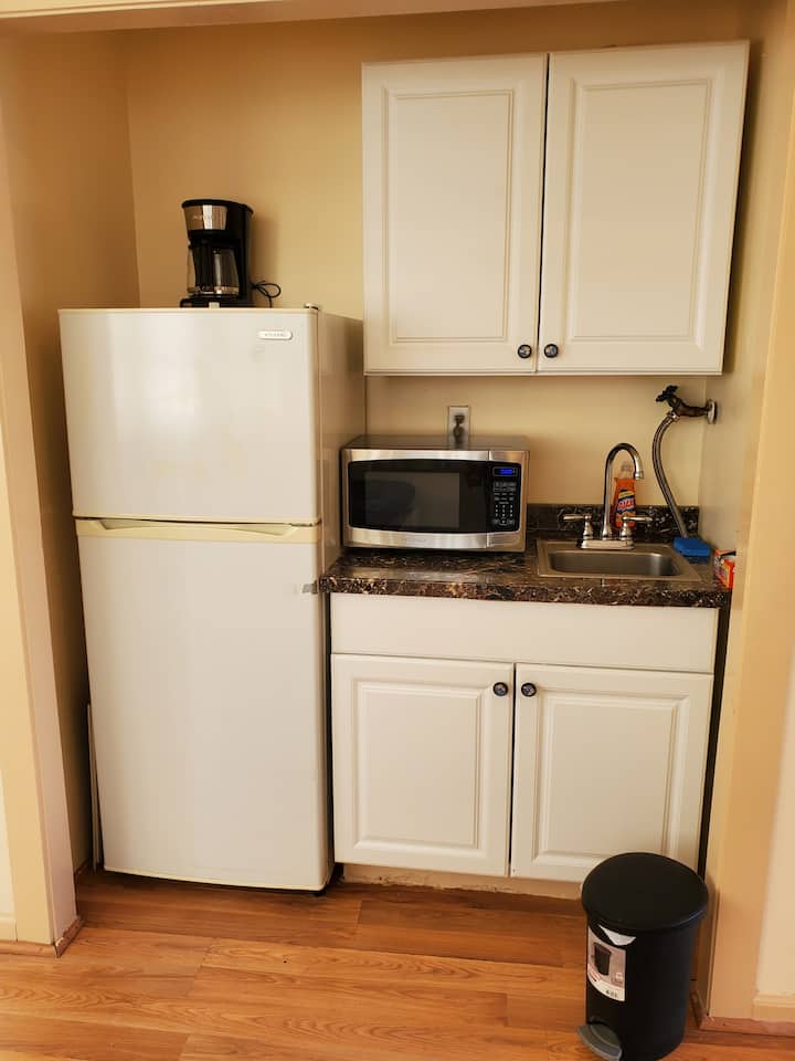 Adorable Private Studio Available - Englewood, NJ