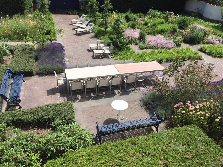 Grote tuin exclusief voor Uw gebruik