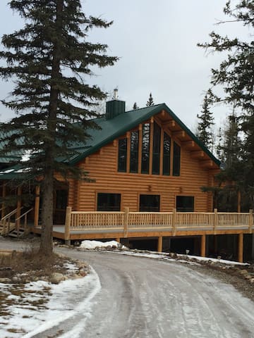 Airbnb Hinton Vacation Rentals Places To Stay Alberta Canada
