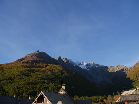Top Airbnb: Quiet and pretty view in the heart of the Ecrins. à Le Monêtier Les Bains
